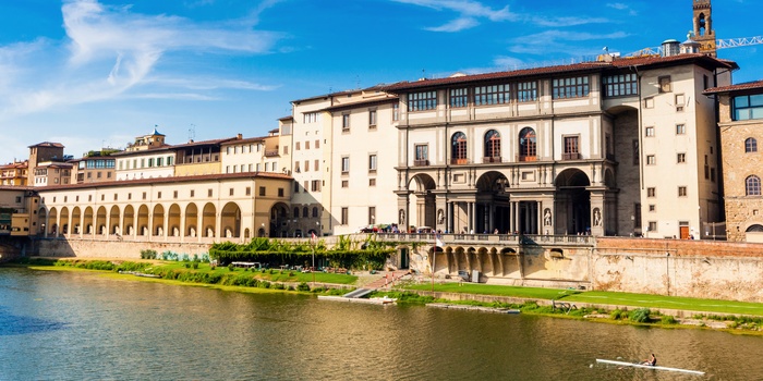 Uffi galleriet og Arno floden i Firenze