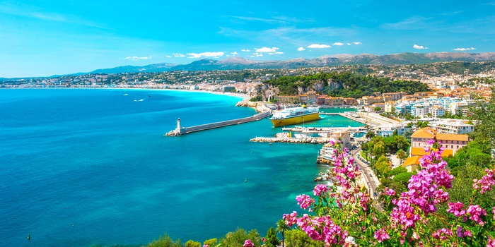 Udsigt til Nice på en sommerdag - den franske Riviera