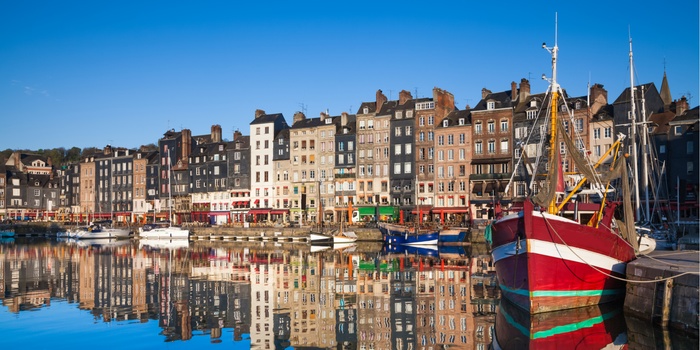 Havnefronten i Honfleur, Normandiet Frankrig