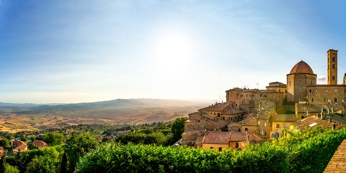 Middelalderbyen Volterra i Toscana