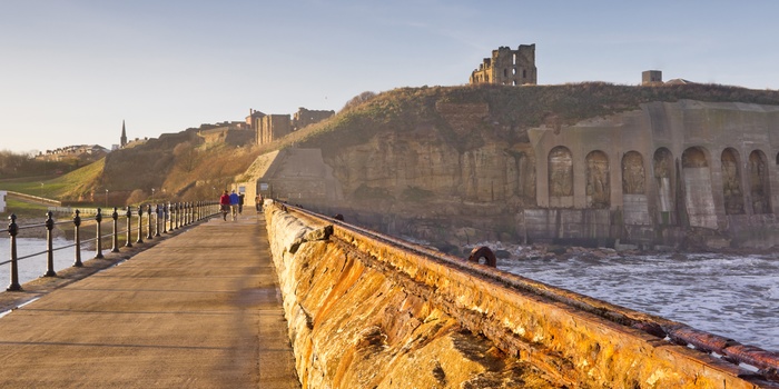 Tynemouth Priory and Castle, fæstningsruin nær Newcastle, England