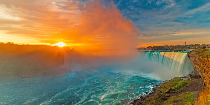 Niagara Falls ved solopgang, Ontario i Canada