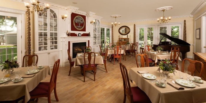 The Oakwood Inn, Dining Room