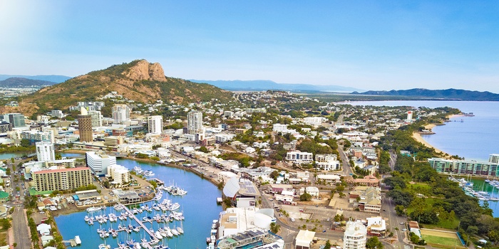 Townsville og Castle Hill i baggrunden - Queensland