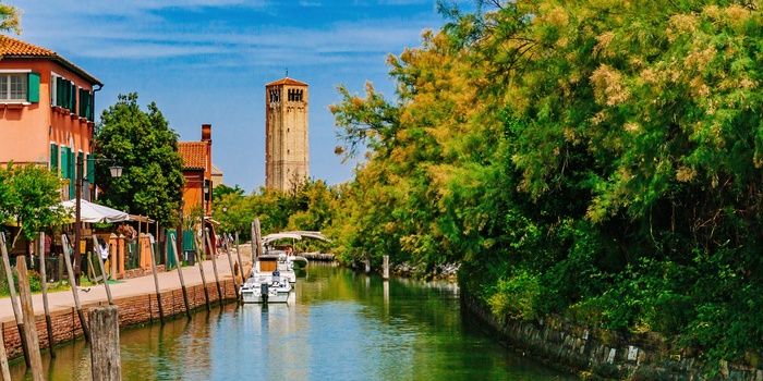 Djævlebroen over en af de små kanaler på Torcello, Venedig