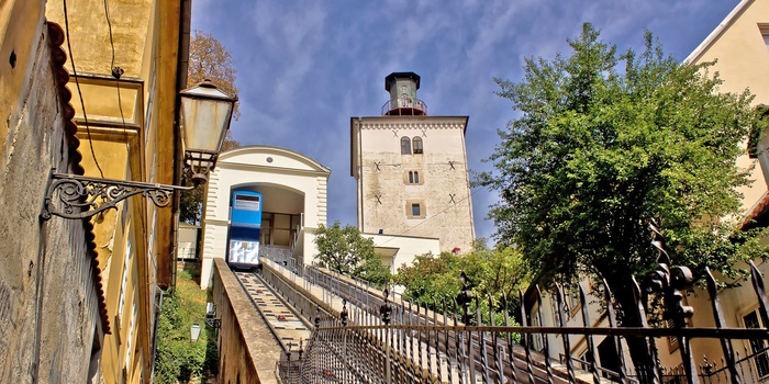 Kabelbanen til bydelen Gradec og Lotrsck tårnet i Zagreb, Kroatien