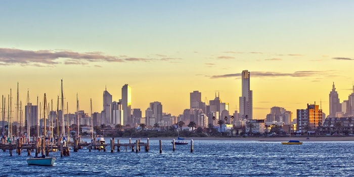 Melbournes skyline ved solnedgang
