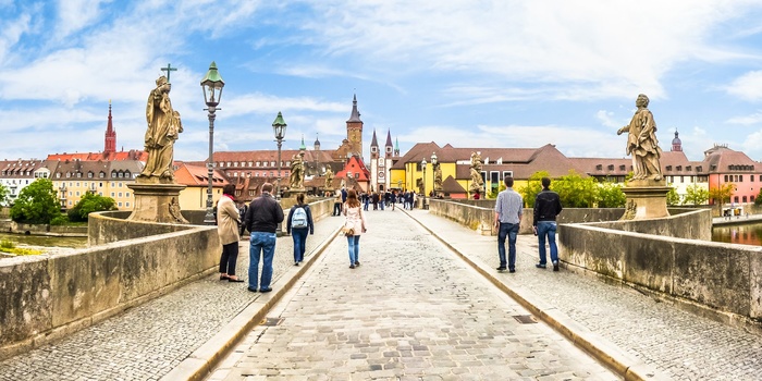 Bro til byen Wurzburg, Tyskland