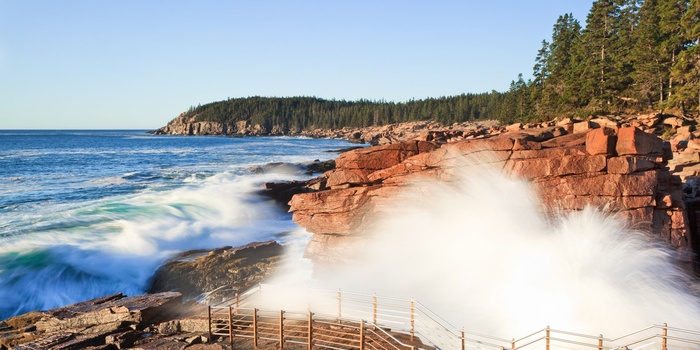 Det dramatiske kystlandskab i Arcadia Nationalpark i New England