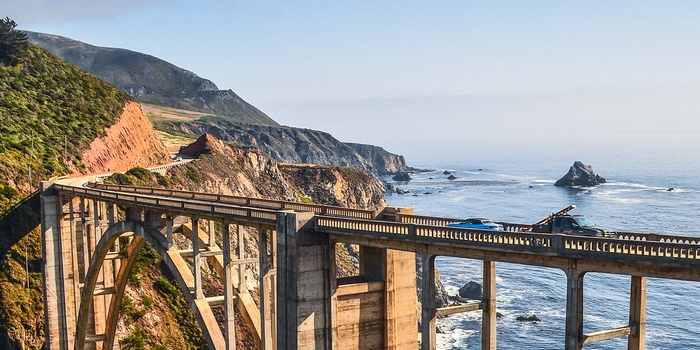 Kør langs highway 1 til eller fra San Francisco