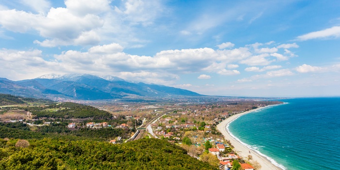 Kysten ved Platamon i retning af det mægtige Olympus-bjerg