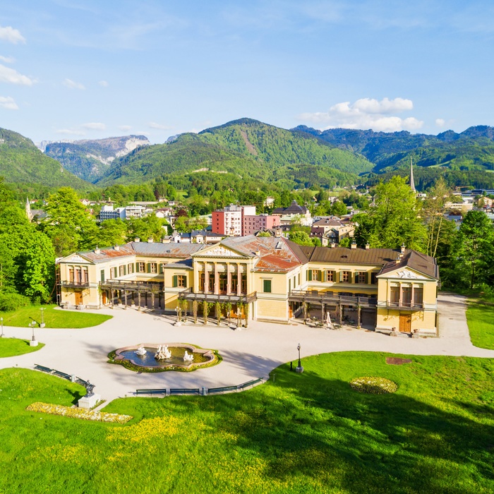 Luftfoto af Kaiservilla i Bad Ischl, Salzkammergut i Østrig