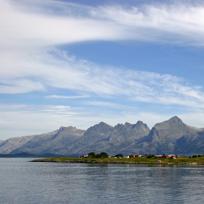 Bjergkæden De Syv Søstre i Norge - Foto Sigrid Haarberg VisitHelgeland