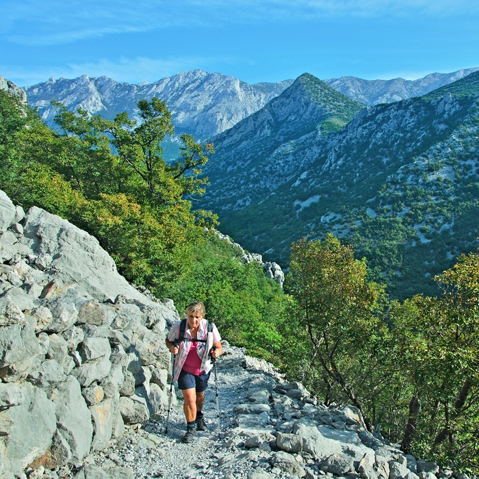 Vandring i Paklenica Nationalpark i Dalmatien, Kroatien