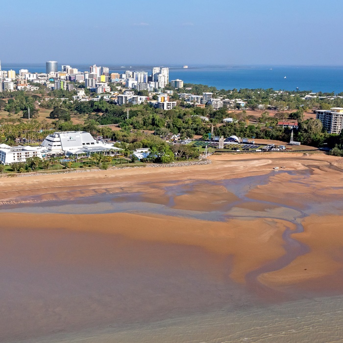 Mindil Beach i Darwins centrum i baggrunden - Australien