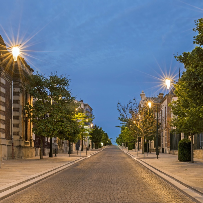 Avenue de Champagne i Epernay om aftenen