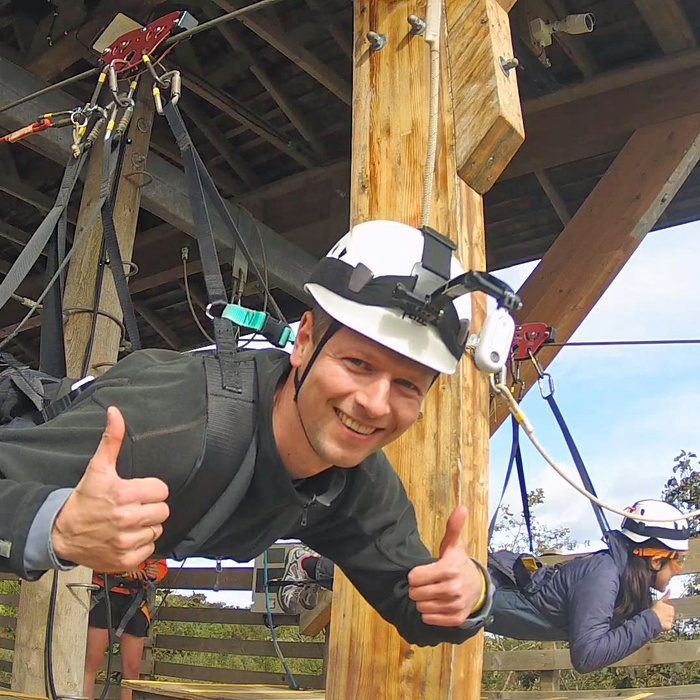 Vores rejsespecialist klar til Europas længse zipline i Hangloose Adventure Park - Sydengland