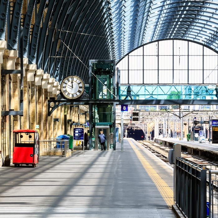 King's Cross Station i London hvor du også finder Platform 9 3/4 fra Harry Potter