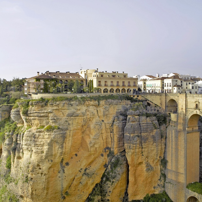 Parador de Ronda, Ronda, Spanien - imponerende beliggenhed ved broen over kløften