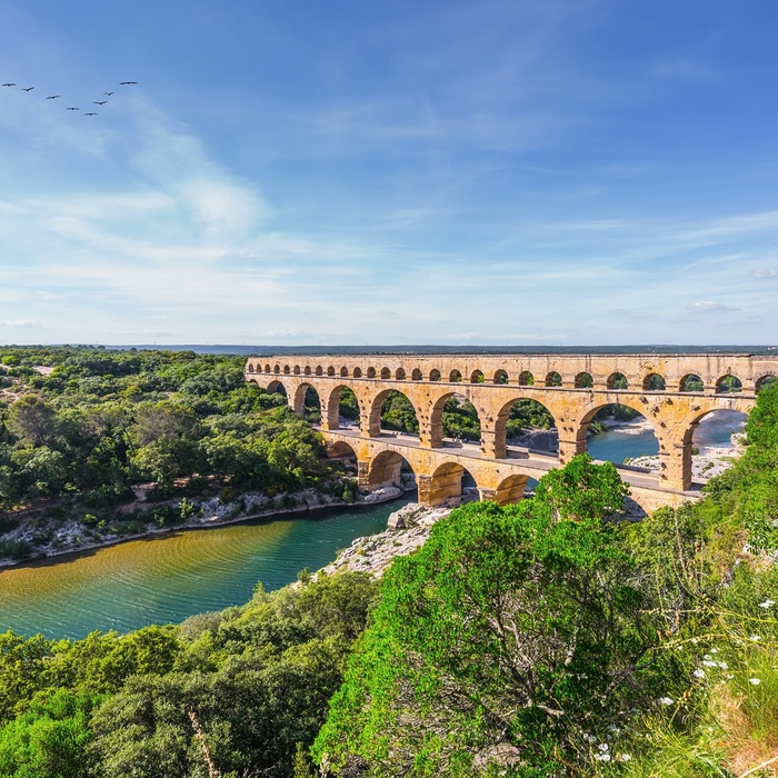 Pont du Gard - en bro i Sydfrankrig der er bygget af romerne