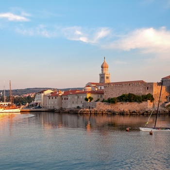 Øen og byen Krk i Kvarnerbugten, Kroatien