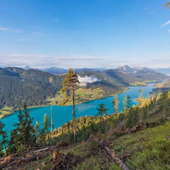 Udsigt til søen Weissensee i Kärnten, Østrig