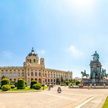 Maria Theresia Plads med museer og monument, Wien i Østrig