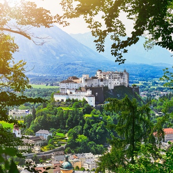 Udsigt til fæstningen Festung Hohensalzburg i Salzburg, Østrig