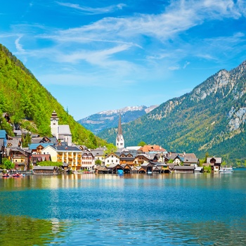 Skøn bjergby Hallstatt i Salzkammergut - Østrig