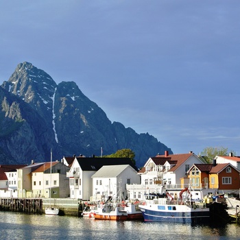 Henningsvær havn Foto Kristian Nashoug lofoten.info