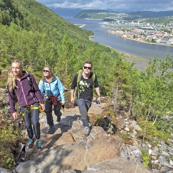 Vandrere Helgelandstrappa, Norge - Foto Terje Rakke VisitHelgeland