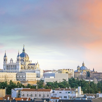 Almudena Katedralen i Madrid