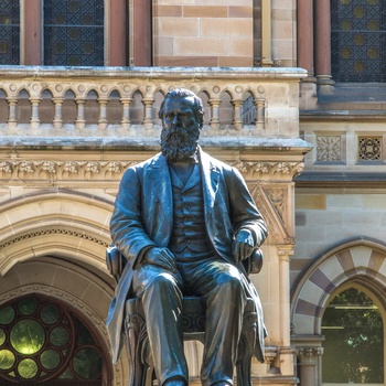 Statue af Sir Walter Higes foran Universitet of Adelaide - South Australia