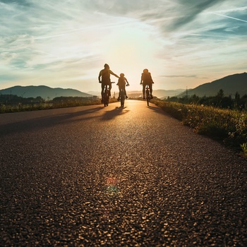Familie på cykel