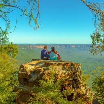 Par slapper af på sten i Blue Mountains Nationalpark - New South Wales i Australien