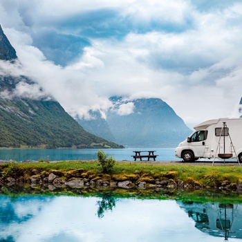 Autocamper ved fjorde og fjelde i Norge