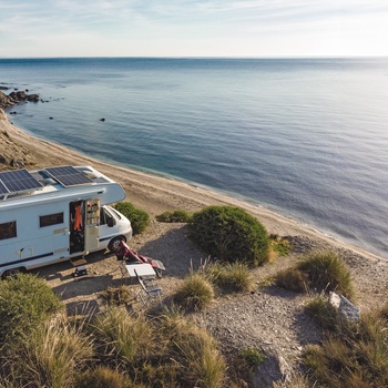 Autocamper på kysten nær Villaricos i Andalusien - Spanien