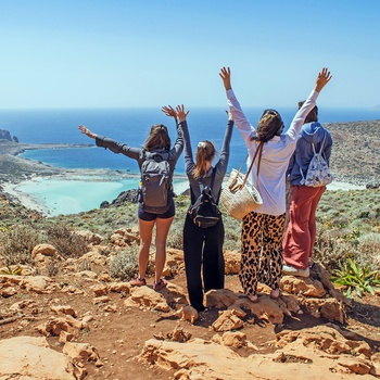 Familie kigger ud over Balos-lagunen, Kreta - Grækenland