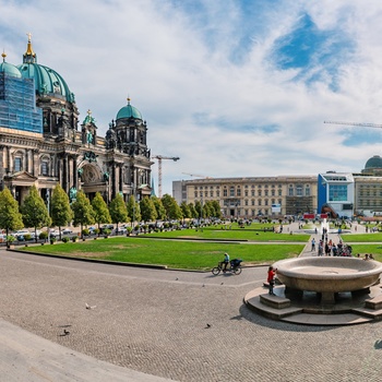 Panoramaudsigt mod Berlins katedral på Museum Island, Tyskland