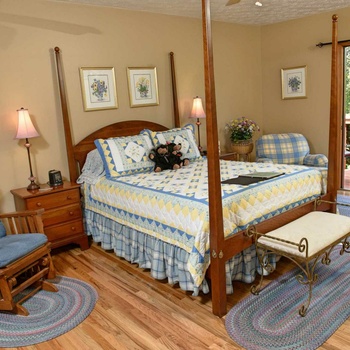 Berry Springs Lodge, Sunset View Queen Room