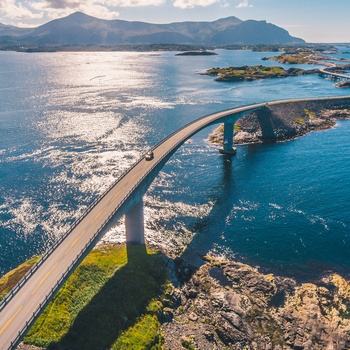 Lej bil i Norge og kør eksempelvis på Atlanterhavsvejen