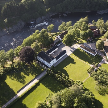 Luftfoto af Boen Gård Hotel ved Kristiansand i Norge