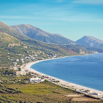 Borsh - strandby på den albanske riviera - Albanien