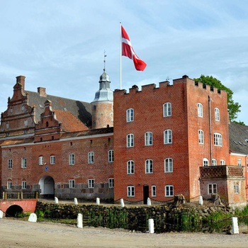Broholm Slot på Sydfyn_-1600px_Picasa