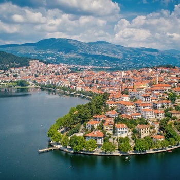 Byen Kastoria ved Orestiada-søen - Grækenland