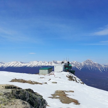 Bjergstation hvor Jasper Sky Tram stopper, Alberta i Canada