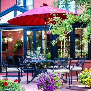 Terrasse på Chamberlin-Inn, Cody 