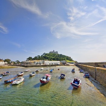 Havnen på klosterøen St Michaels Mount ud for Cornwalls sydkyst - England