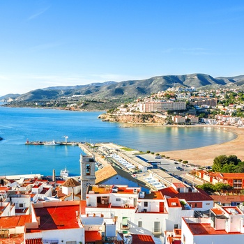 Udsigt til den brede sandstrand i Valencia - Costa Blanca i Spanien