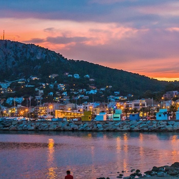 L'Estartit om aftenen, Costa Brava i Spanien